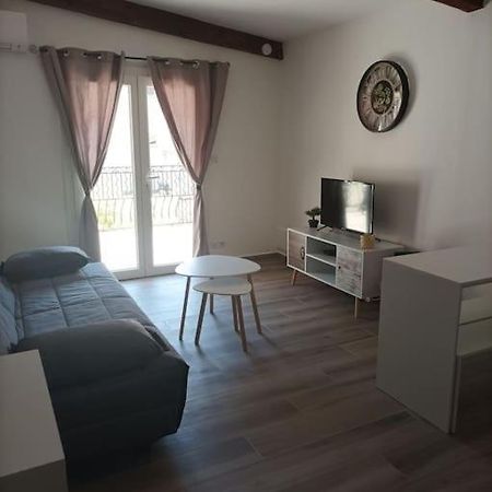 Studio Meuble Climatise Avec Terrasse Draguignan Zewnętrze zdjęcie